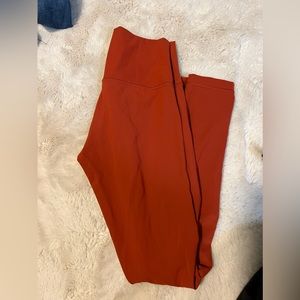 Lululemon leggings 28